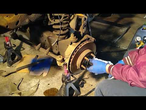 Ford Ranger front axle teardown