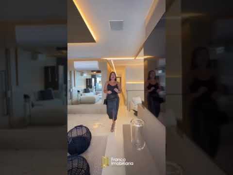 Uma cobertura duplex de 500m², com lindos  móveis incluídos