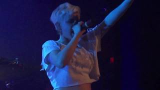 Robyn - Dancehall Queen (Live in Quebec City)