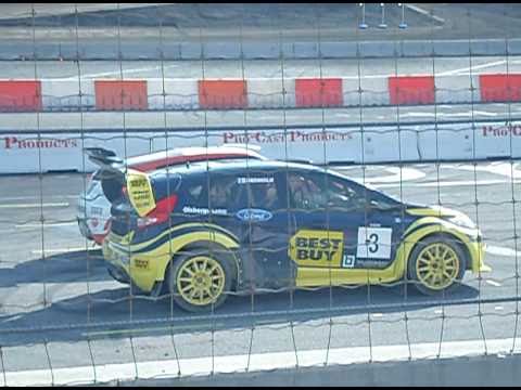 Ford Fiesta vs Hyundai Veloster Global Rally Cross USA