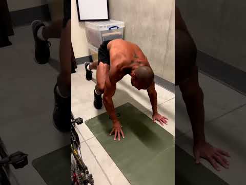How David Goggins TRAINS For A Pull-up Record