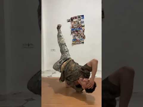 Bboy Outto practicing time.