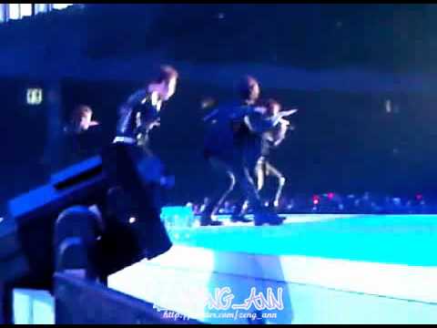 [Fancam] 110429 The BOSS - New Boyz @ Kpop Wave Concert