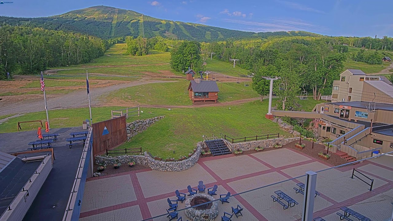 Live webcam view of Sugarloaf The Beach Base Area