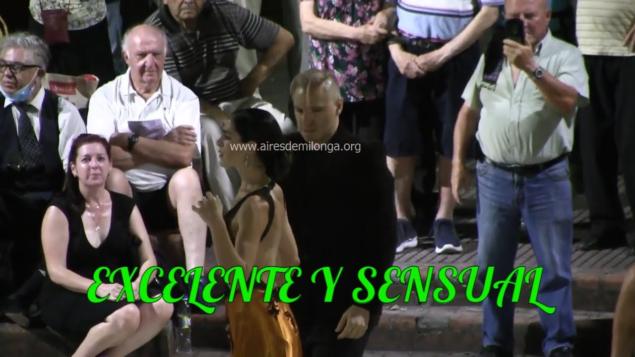Video thumbnail for Mucha gente asistieron y aplaudieron, Hugo Mastrolorenzo y Agustina Vignou, Baile de tango show