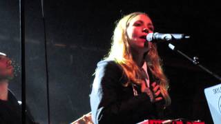 Skylar Grey - &quot;Moving Mountains&quot; (Live in Boston)