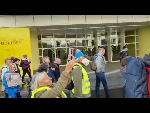 Demo Hannover Frieden Freiheit Selbstbestimmung 8.Okt.22 Teil2