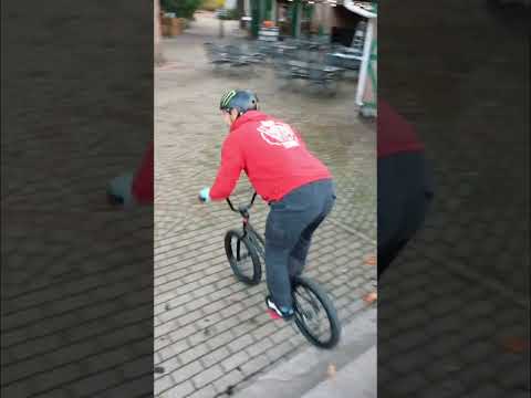 Kijött egy Új videó, MTB Hopperen ugratunk a városban! #mtbhopper #mtb #bmx