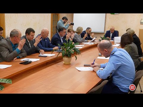 На зарплату. Администрация Ревды предложила Думе скорректировать муниципальный бюджет