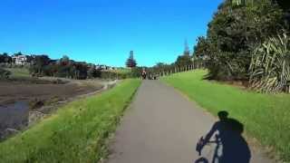 preview picture of video 'The Pakuranga Rotary Walkway - Panmure Bridge to Half Moon Bay by Bike'