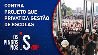 Professores grevistas invadem Assembleia Legislativa do Paraná