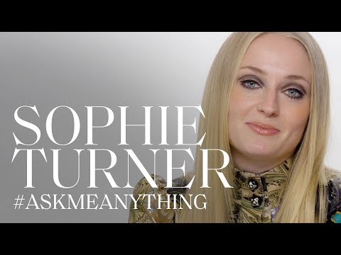 Sophie Turner Misses Game of Thrones and Loves When Joe Jonas Makes Her Beans on Toast | ELLE