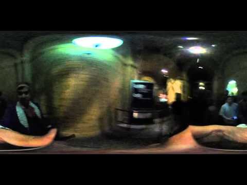 GOING THROUGH THE BRICK WALL at Kings Cross Station - 360 Degrees