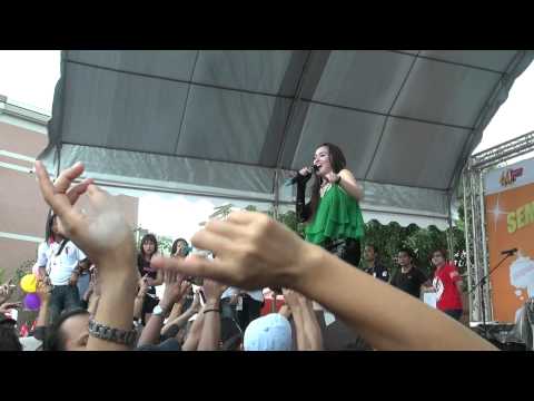 KONSER DECHA TAINAN 2012 (8)