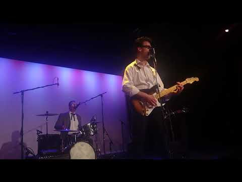 Jimmy Lee as buddy holly