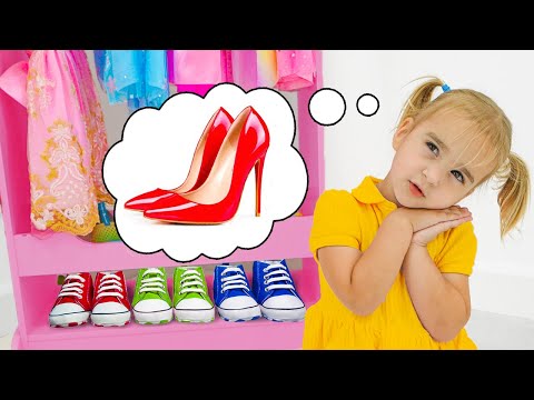 Alicja and Nicole are playing dress-up and want to have the same dress