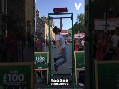 HANG CHALLENGE! EDINBURGH FESTIVAL FRINGE 2019. INCREDIBLE TECHNIQUE !!! £100 FOR HIM !