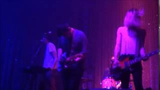 Ausmuteants - Fran Drescher's Alien Abduction Live in Philadelphia (09/30/14)