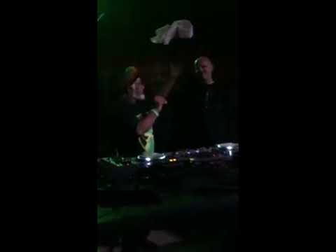 King Earthquake @ reggae bus - The Dubfoon sessions 'pt4 Live From Fcbk 2018