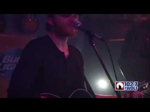 102.7 The Wolf Presents Eric Paslay at Bullfrogs Bar & Grill
