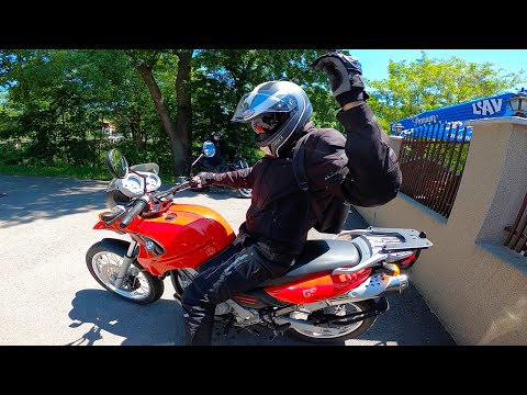 Cafe Racer - Tricolora i puno motora