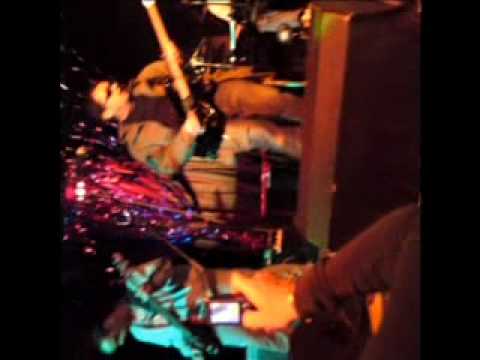 The Blundertones covering Teenage Kicks at Fa's In Their Eyes 2010