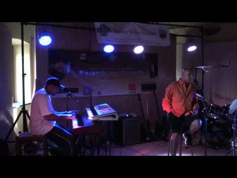 Frank McComb & Fulvio Tomaino - I heard it through the grapevine (live)