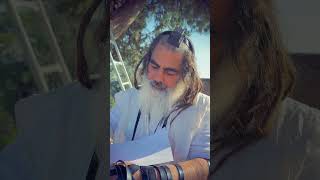 הרב שלום סבג - שיעורי וידאו - הרב שלום סבג – אסור לתת לתינוק מאכל של גדול ✨