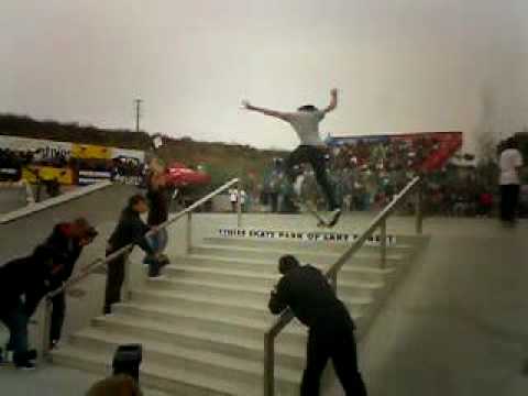 Backside 360 Kickflip Down 11! Chris Cole: Goofy vs Regular 2005
