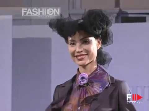 Fashion Show "Raffaella Curiel" Haute Couture Women Autumn Winter 2004 2005 Rome 3 of 8