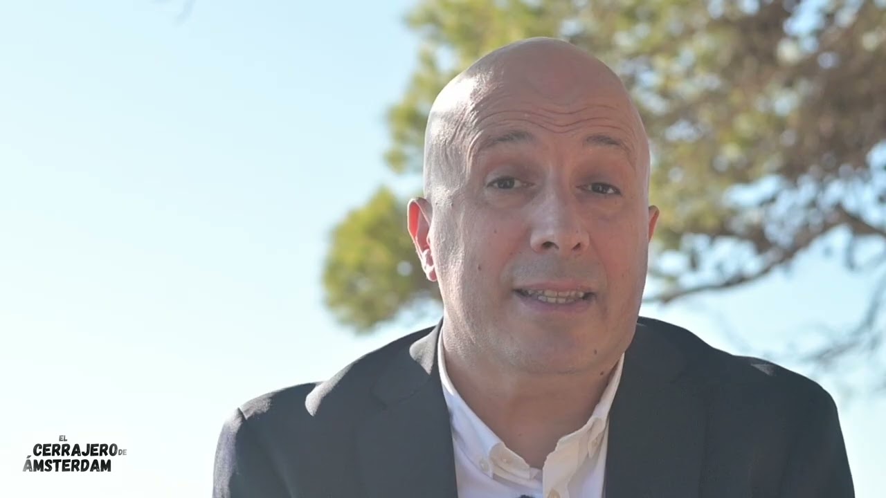 Entrevista con el autor de la novela "El cerrajero de Ámsterdam"