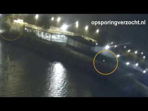 Amsterdam:  Dader rent achter fietser aan: gewelddadige aanranding jonge vrouw aan de Weesperzijde