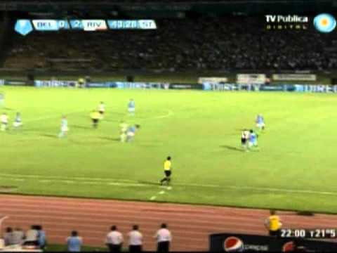 Gol de Carlos Luna. Belgrano 0 - River 2. Torneo Final 2013. Infobae.com