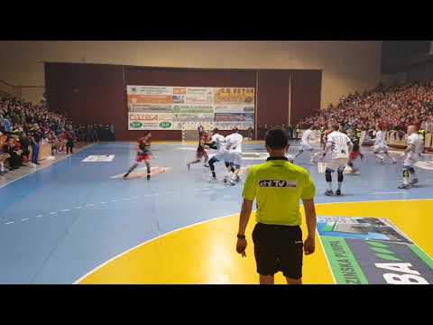 Sjajna atmosfera u Bugojnu na rukometnom meču Iskre i Sloge