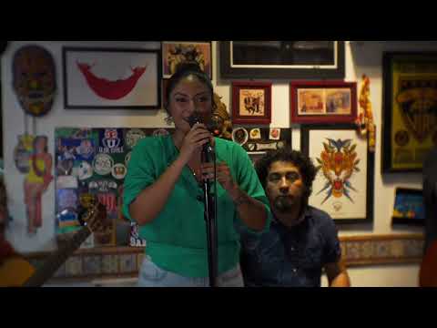 Sesiones Choras - Kathy Lua - La Abeja / Cruel Condena