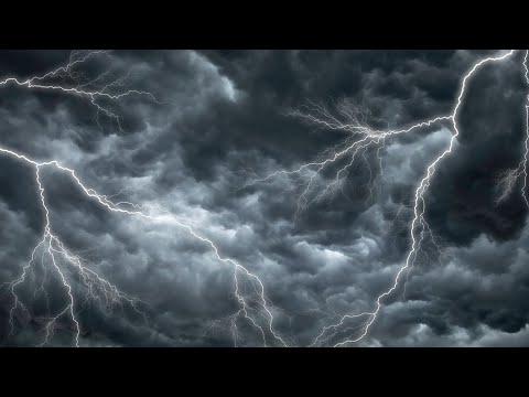 RAW: Crazy lightning during a storm