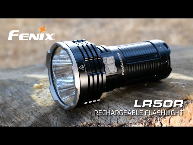 كشاف الإضاءة المركزة LR50R بقوة 12000 شمعة مع حساس من Fenix