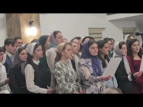 Grup coral Vicovu de Jos | Sfânt, Sfânt, Sfânt în cer se cântă