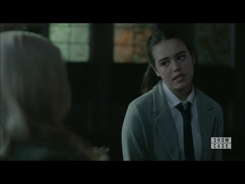 Legacies 1x10 'Josie and Lizzie talk about Damon, Elena and their Kids'