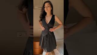 Ｊａｎｖｉ❤️ - Office ??__vlog___fashion___reels___women _indian _ai___1m _explorepage__viral _reel