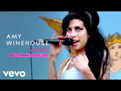 Amy Winehouse - Valerie (Live At The Isle Of Wight Festival / 2007)