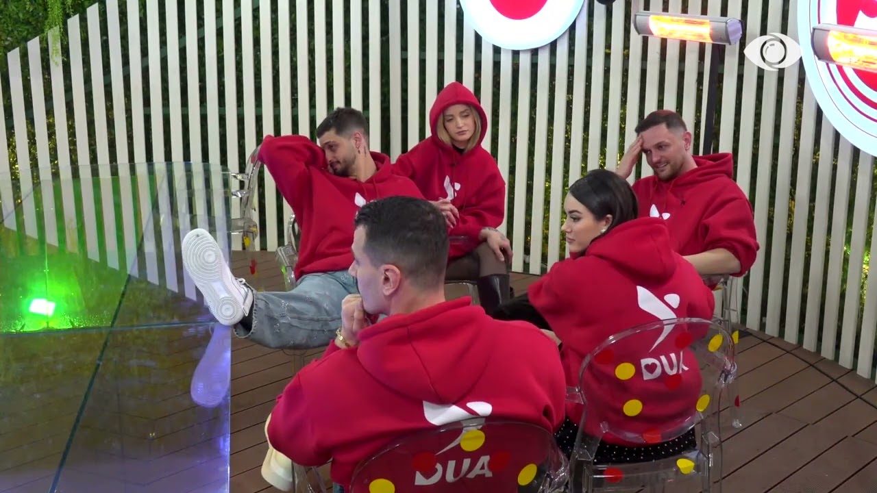 Ne s'martohemi se na iku baba…/ Pas daljes së Kristit, Selin hedh batuta për performancën