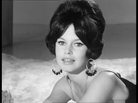 Brigitte Bardot - Noir Et Blanc (From Bonne annee Brigitte 1961)
