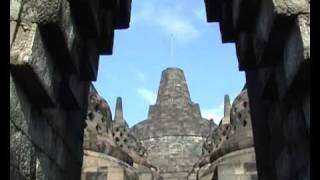 preview picture of video 'Indonesia: Temples of Borobudur and Prambanan'
