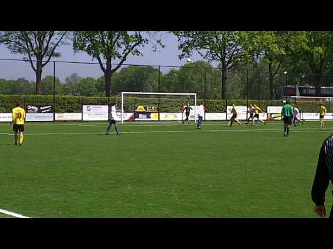 RKVVO 2 - Reusel Sport 2 vrije trap Ralf Lavrijsen