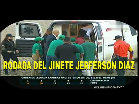 A spectacular crash for jockey Jefferson Diaz (14), Alvaro's rider, in the 6th round at La Rincon...