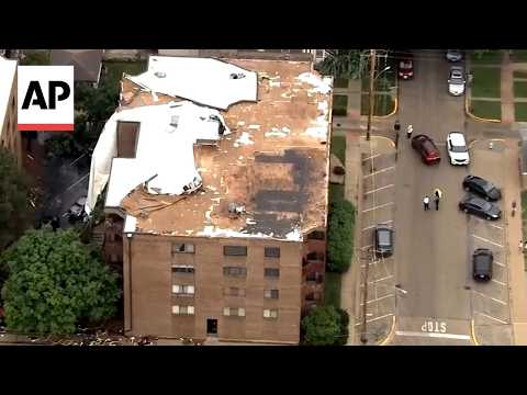 Storms knock out power in the Midwest, damage buildings and disrupt flights
