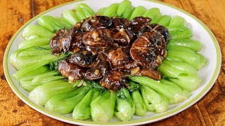 Braised Chinese Mushrooms and Bok Choy