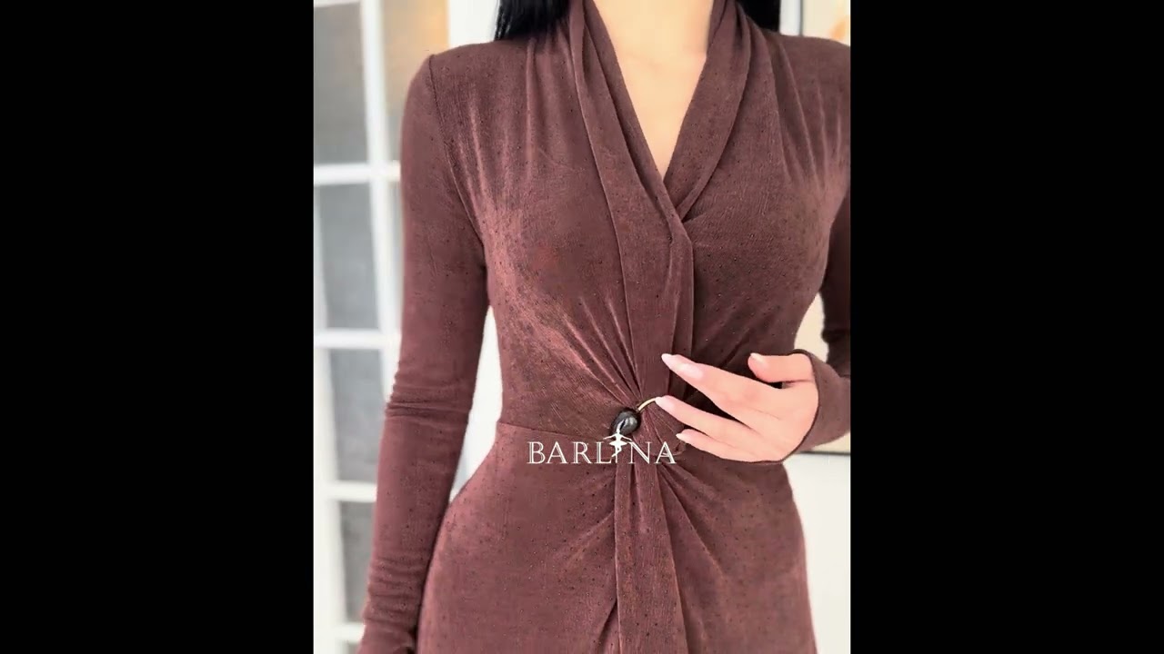  فستان بني طويل بتصميم كلاسيكي أنثوي  - M