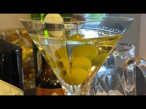 Master a Classic: the Jetsetter 50/50 Martini